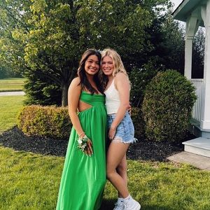 Meet your Posher, Avery